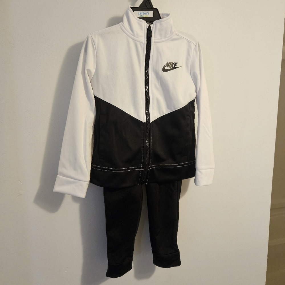 Nike Toddler 3T Black and White Track Suit Set